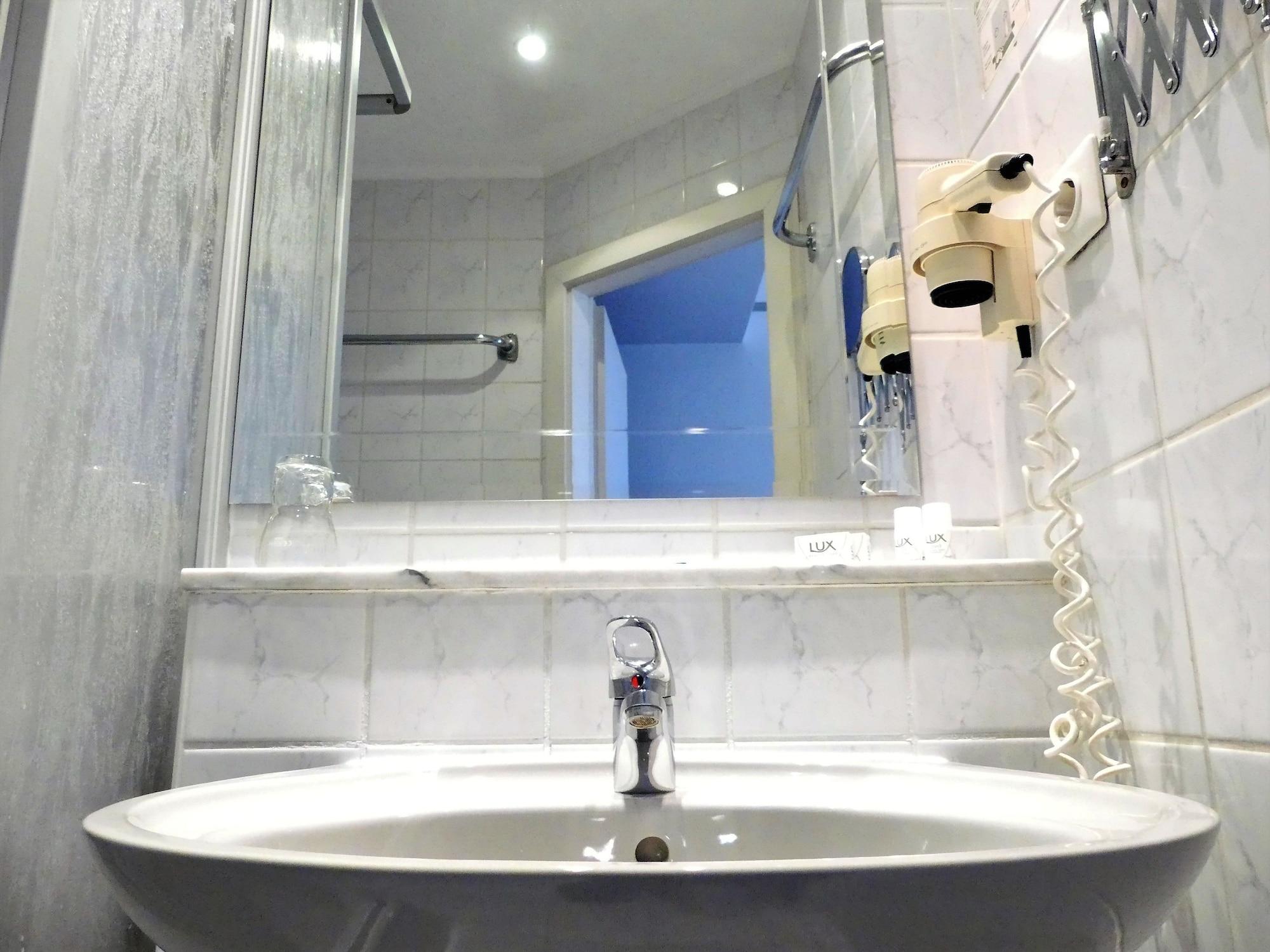 Hotel Kunibert Der Fiese Kolonia Zewnętrze zdjęcie