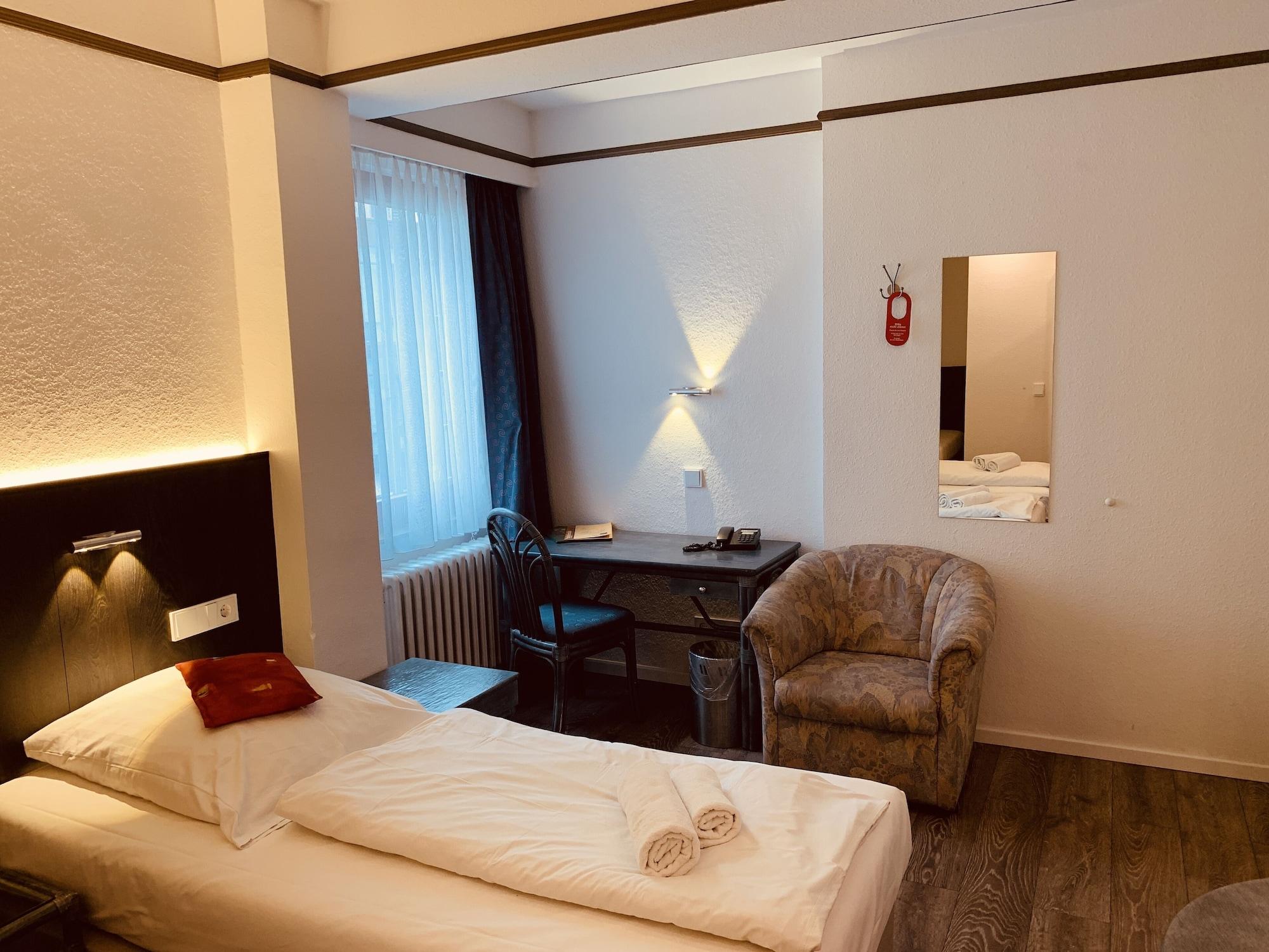 Hotel Kunibert Der Fiese Kolonia Zewnętrze zdjęcie
